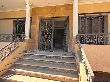 عمارات للبيع في المجاورة الاولى، الحي الثامن، 517 متر