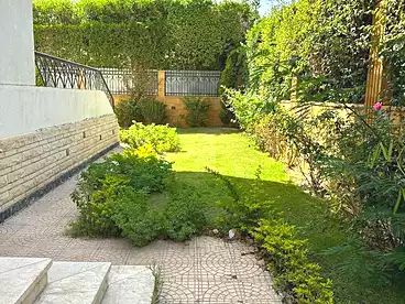 Separate Villa For sale in Kamal El Mallah St., Extension of Rehab, 300 sqm