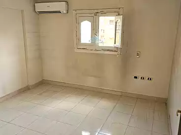 للبيع في شارع الطيران، مدينة نصر، 160 متر