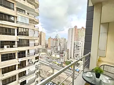 في شارع ملك حفني، المندرة، 120 متر