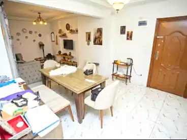 Apartments For sale in Gamal Abdel Nasser St., Victoria, 135 sqm