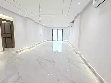 Offices For rent in Carrefour Main Street, Zahraa El Maadi, 250 sqm