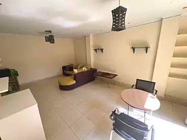 سكني للبيع في شارع 1، الحي الاول، 140 متر