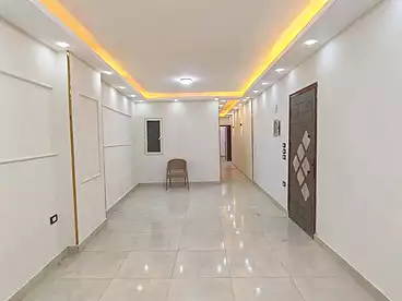 شقق للبيع في اللبيني، فيصل، 100 متر