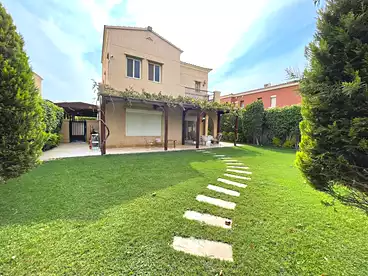 Villas For rent in Mivida Parcel, Mivida Compound - Emaar, 290 sqm
