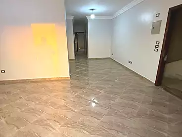 Apartments For sale in Omar Khorshid St., El Banafsag 10, 220 sqm