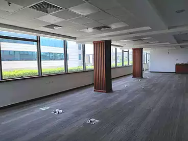 Administrative For rent in Southern 90th St., 90th Street, 440 sqm