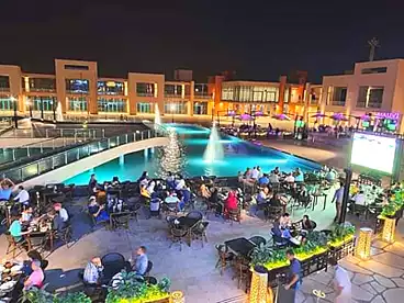 كافية للبيع في الأسواق والمولات، الرحاب، 135 متر