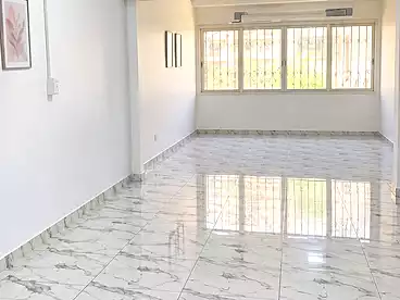 إداري للإيجار في اللبيني، فيصل، 170 متر