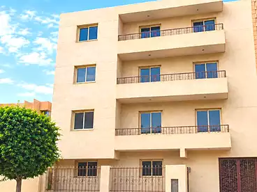عمارات للبيع في الحي الأول، العبور، 335 متر