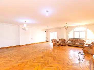 Apartments For sale in Elshohada Square Rd, Smouha, 275 sqm
