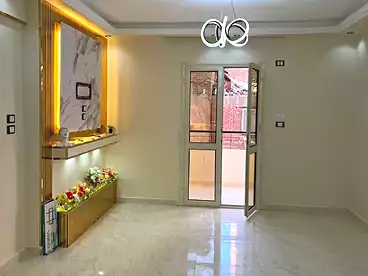 شقق للبيع في شارع عشم الله، عين شمس، 130 متر