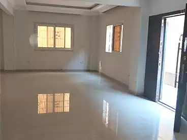 شقق للإيجار في شارع عمر مكرم، النرجس 8، 210 متر
