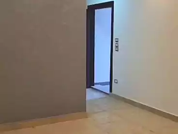 Apartments For sale in Street 70, Second Neighborhood, 250 sqm