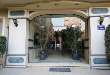 شقه 224م في تقسيم اللاسلكي خلف شارع النصر المعادي