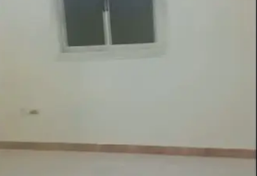 استوديو 60 متر واجهه على شارع رئيسي دور تاني