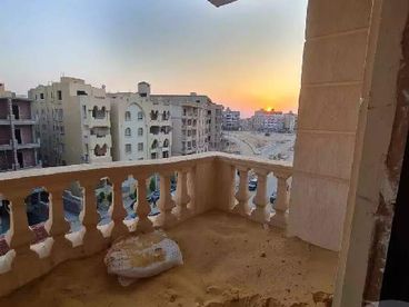 شقه للبيع بالتجمع الخامس باللوتس الجنوبيه بموقع مميز