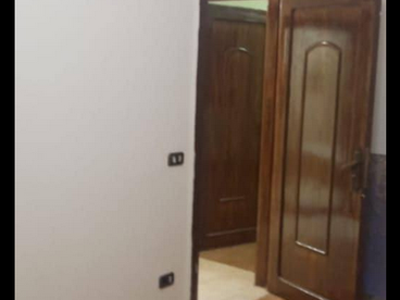 شقة متشطبه للبيع 100 متر بالحي الثانيالهضبه الوسطى - المقطم   موقع مميز