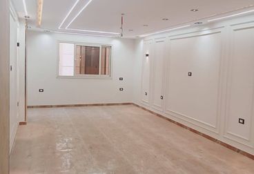 للبيع شقة ١٦٥ متر دور  تاسع شارع خالد بن الوليد متفرع من اللبيني فيصل