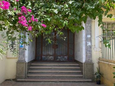 listing-image