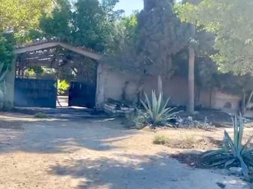 listing-image