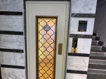 listing-image