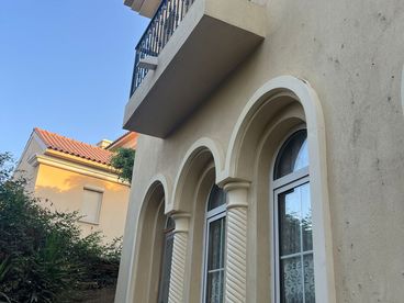 listing-image