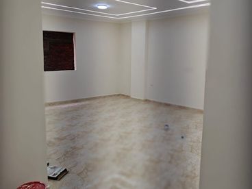 شقه للبيع في الدواجن ارض الجمعيه أمام كازيون 170 م
