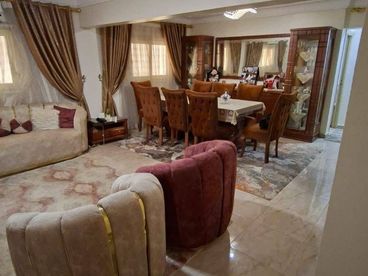 شقه للبيع مساحة 160 متر