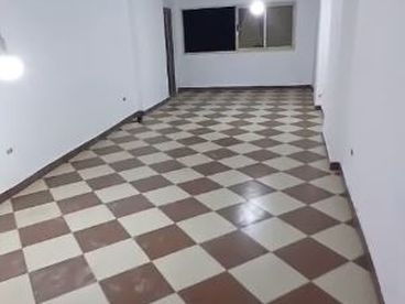 شقة للبيع سكنى او ادارى شارع خالد بن الوليد قباء خطوات لمترو قباء