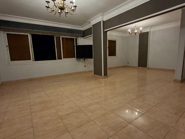 شقه للبيع شيراتون المطار عمارات صقر قريش الدور التاسع واجهه