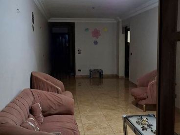 شقه للبيع 130م شارع منشيه التحرير عند سوبر ماركت الفرجاني
