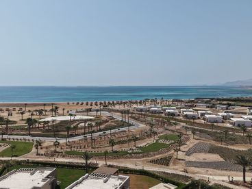 شقة للبيع بجاردن جولف فيو خدمات الفندقية موقع مميز بقسط مرن