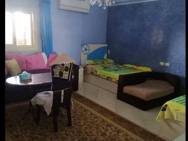 بحلوان شقة للبيع بشارع راغب المساحة: 225 متر  3 غرف نوم، منهم غرفة ماستر بحمام خاص