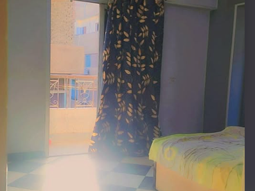 شقه للبيع ثالث بلكونه فى محطه حسن محمد جنب شارع السنترال بين الهرم وفيصل  110متر 2 غرفه
