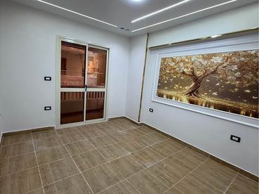 شقة ممتازة بتشطيب روعة للبيع في العصافرة بحرى عبد الناصر بجوار اسواق الشريف وكلها على الشارع