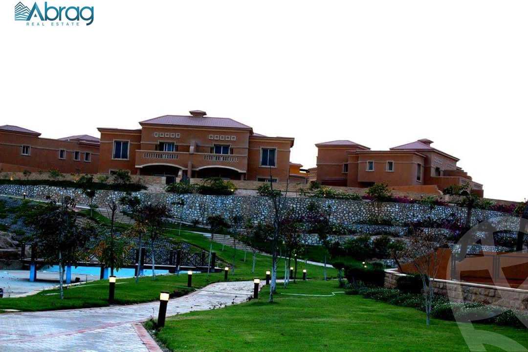 https://aqarmap.com.eg/ar/listing/3953572-for-sale-cairo-el-sheikh-zayed-city-compounds-in-sheikh-zayed-royal-meadows