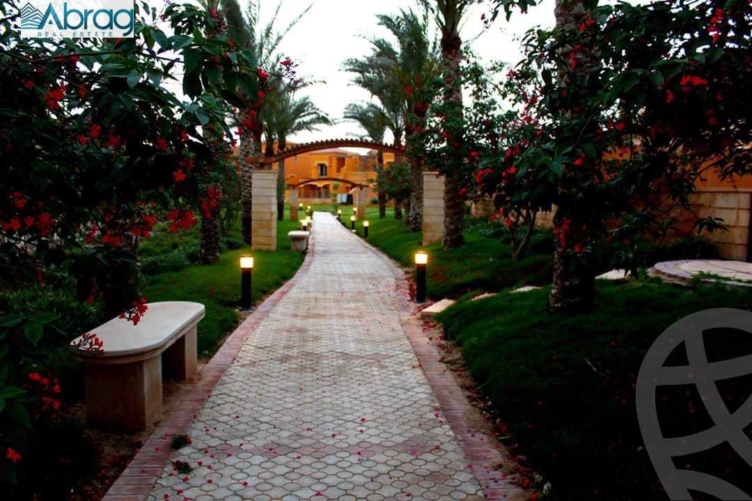 https://aqarmap.com.eg/ar/listing/3953572-for-sale-cairo-el-sheikh-zayed-city-compounds-in-sheikh-zayed-royal-meadows