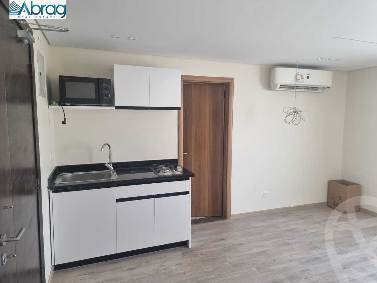 https://aqarmap.com.eg/ar/listing/4022672-for-rent-cairo-el-sheikh-zayed-city-compounds-kmbwnd-wyst-twn-swdyk