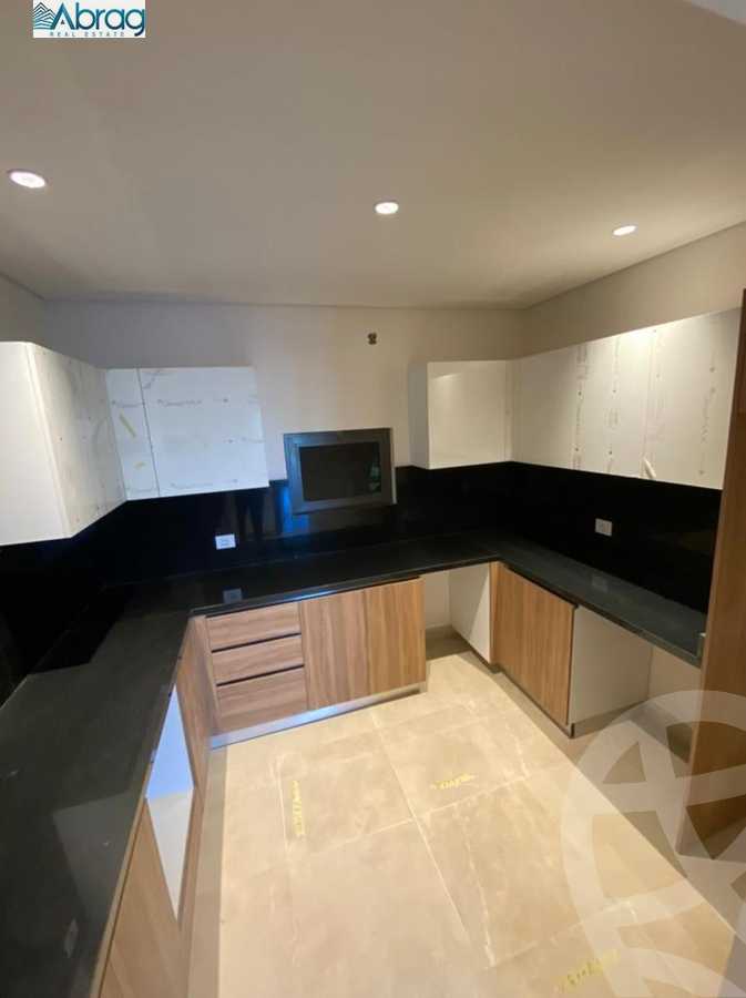 https://aqarmap.com.eg/ar/listing/4033351-for-sale-cairo-el-sheikh-zayed-city-compounds-brj-zyd-wr-llttwyr