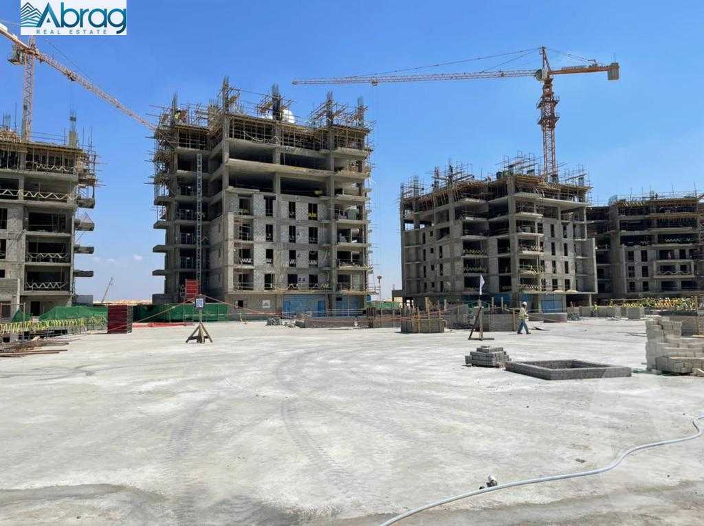https://aqarmap.com.eg/ar/listing/4033351-for-sale-cairo-el-sheikh-zayed-city-compounds-brj-zyd-wr-llttwyr
