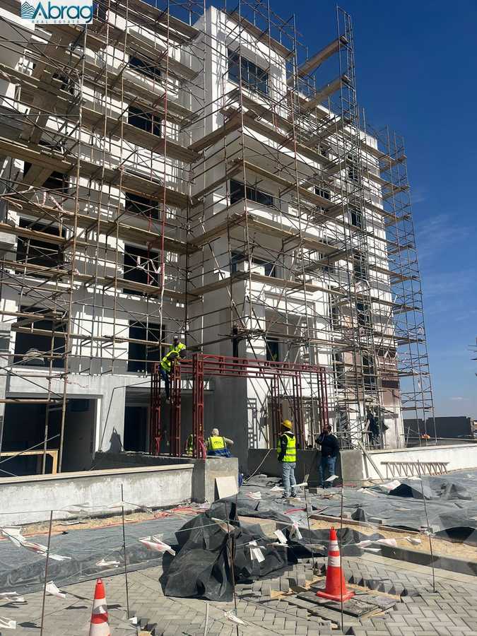https://aqarmap.com.eg/en/listing/4054326-for-sale-cairo-el-sheikh-zayed-city-compounds-kmbwnd-fyldj-wyst-dr-llttwyr