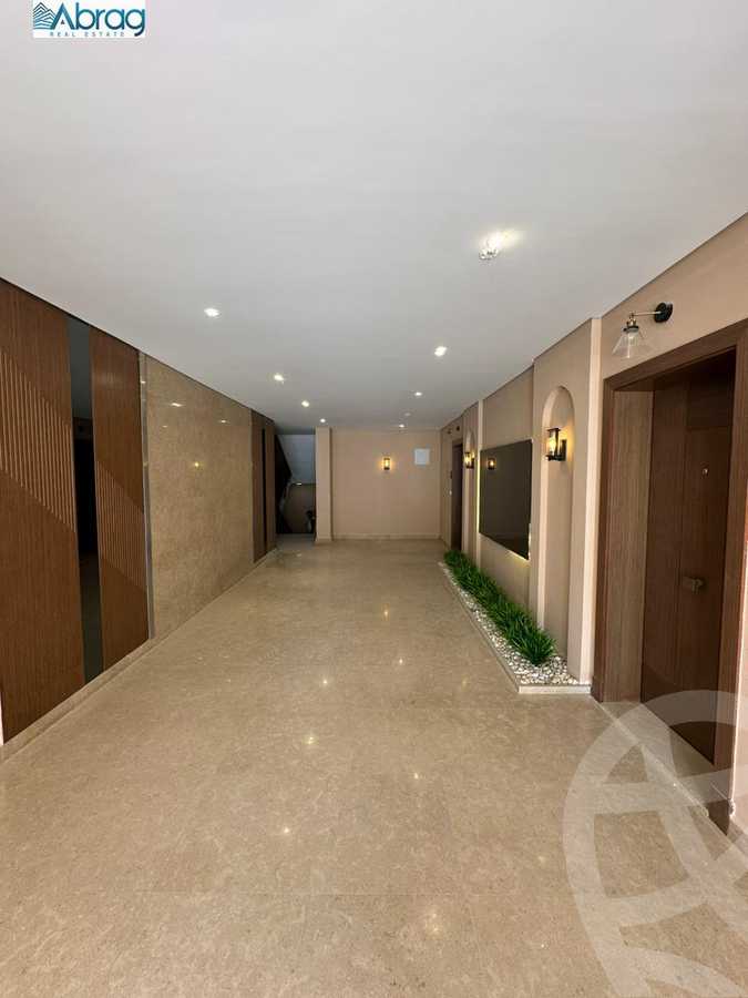 https://aqarmap.com.eg/ar/listing/4804333-for-sale-cairo-el-sheikh-zayed-city-compounds-kmbwnd-fyldj-wyst-dr-llttwyr