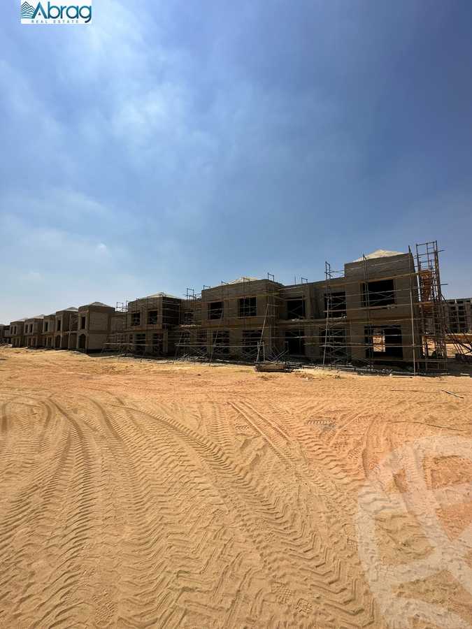 https://aqarmap.com.eg/ar/listing/4886139-for-sale-cairo-el-sheikh-zayed-city-compounds-kmbwnd-fyldj-wyst-dr-llttwyr