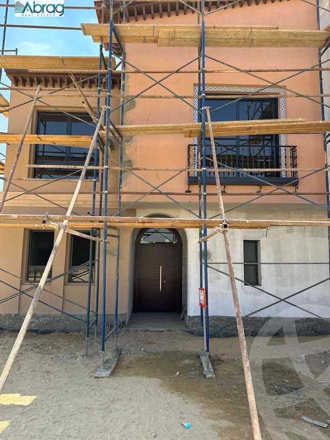 https://aqarmap.com.eg/ar/listing/4886139-for-sale-cairo-el-sheikh-zayed-city-compounds-kmbwnd-fyldj-wyst-dr-llttwyr