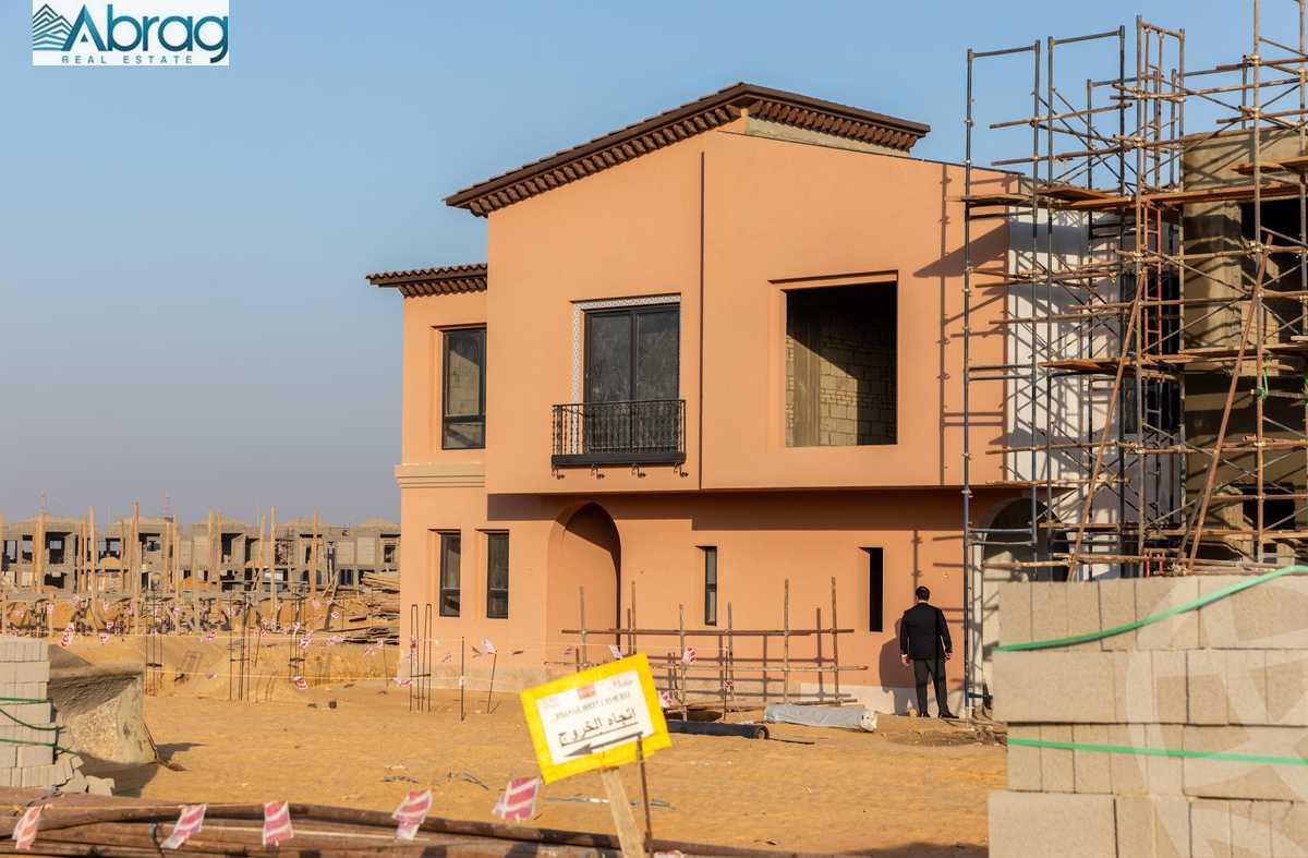 https://aqarmap.com.eg/ar/listing/6191375-for-sale-cairo-el-sheikh-zayed-city-compounds-kmbwnd-fyldj-wyst-dr-llttwyr