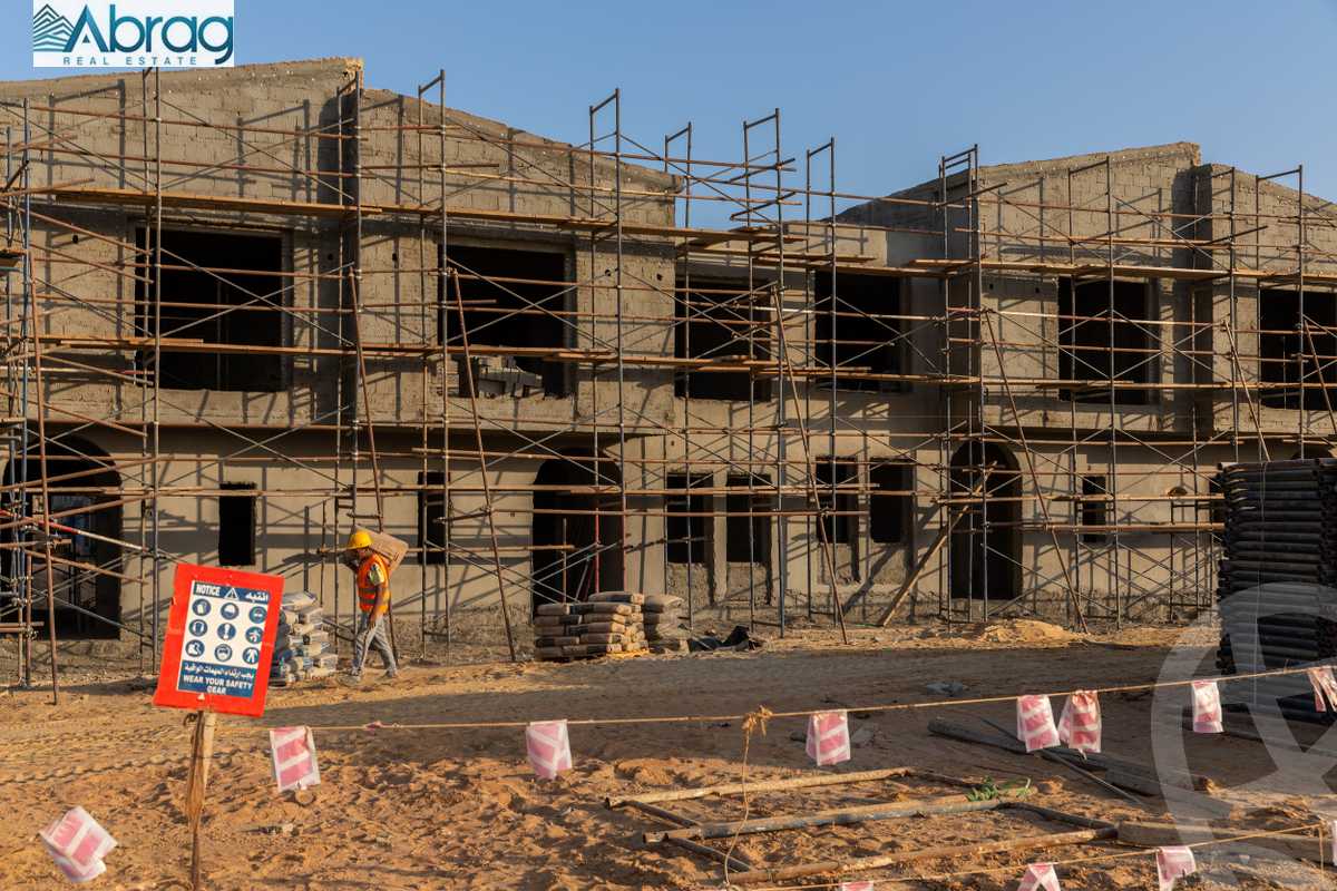 https://aqarmap.com.eg/ar/listing/6191375-for-sale-cairo-el-sheikh-zayed-city-compounds-kmbwnd-fyldj-wyst-dr-llttwyr