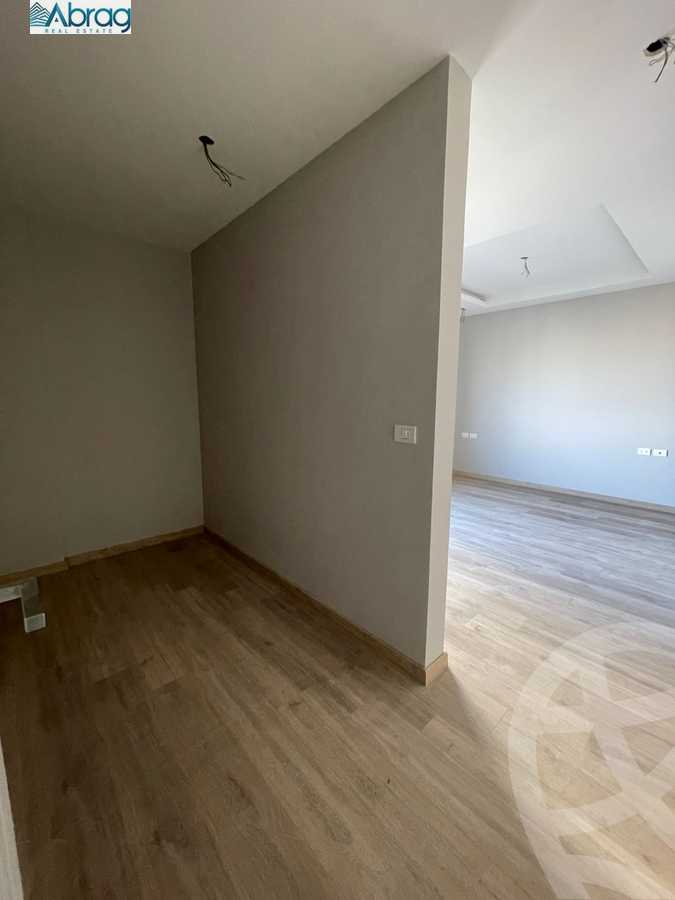https://aqarmap.com.eg/ar/listing/6286474-for-rent-cairo-el-sheikh-zayed-city-compounds-kmbwnd-fyldj-wyst-dr-llttwyr