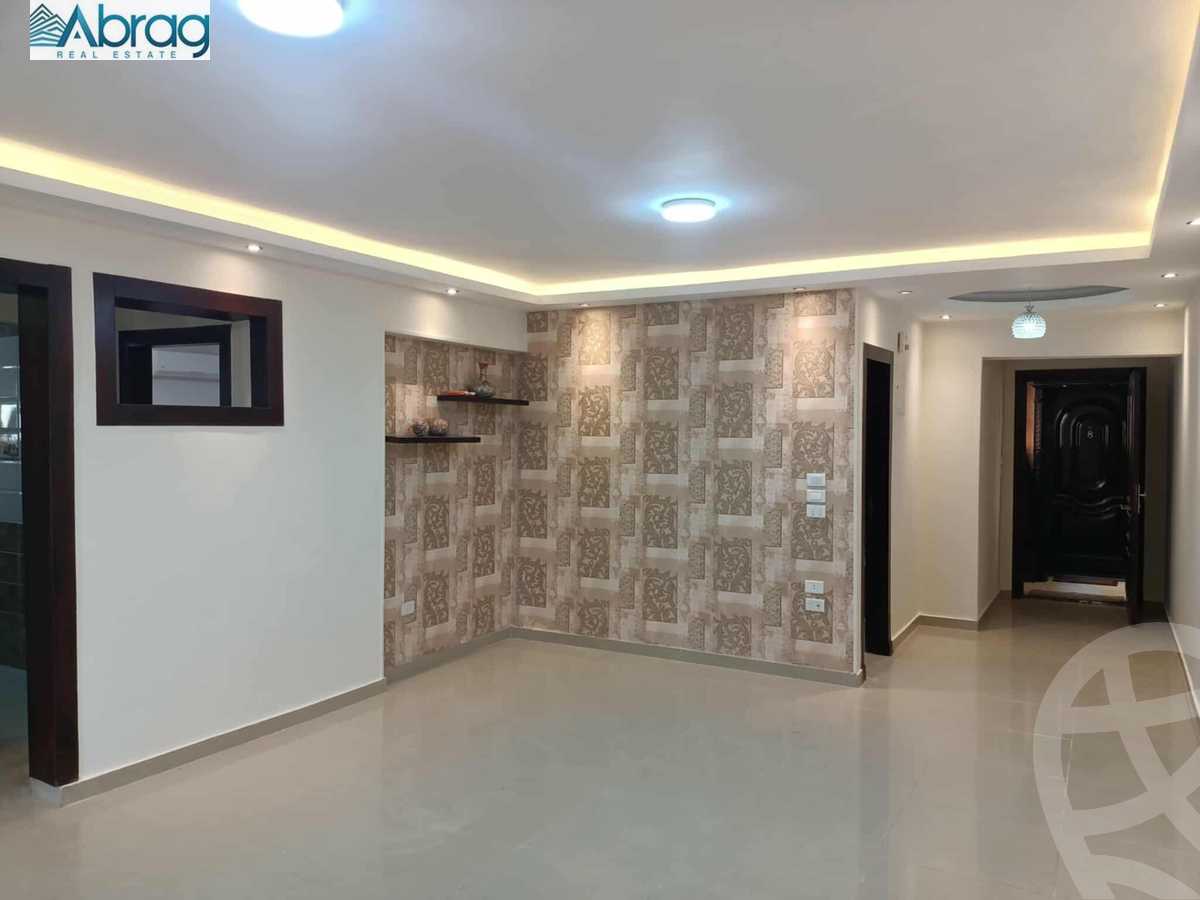 https://aqarmap.com.eg/en/listing/6520114-for-sale-cairo-el-sheikh-zayed-city-el-hay-el-hady-ashaer-area-1-street-10