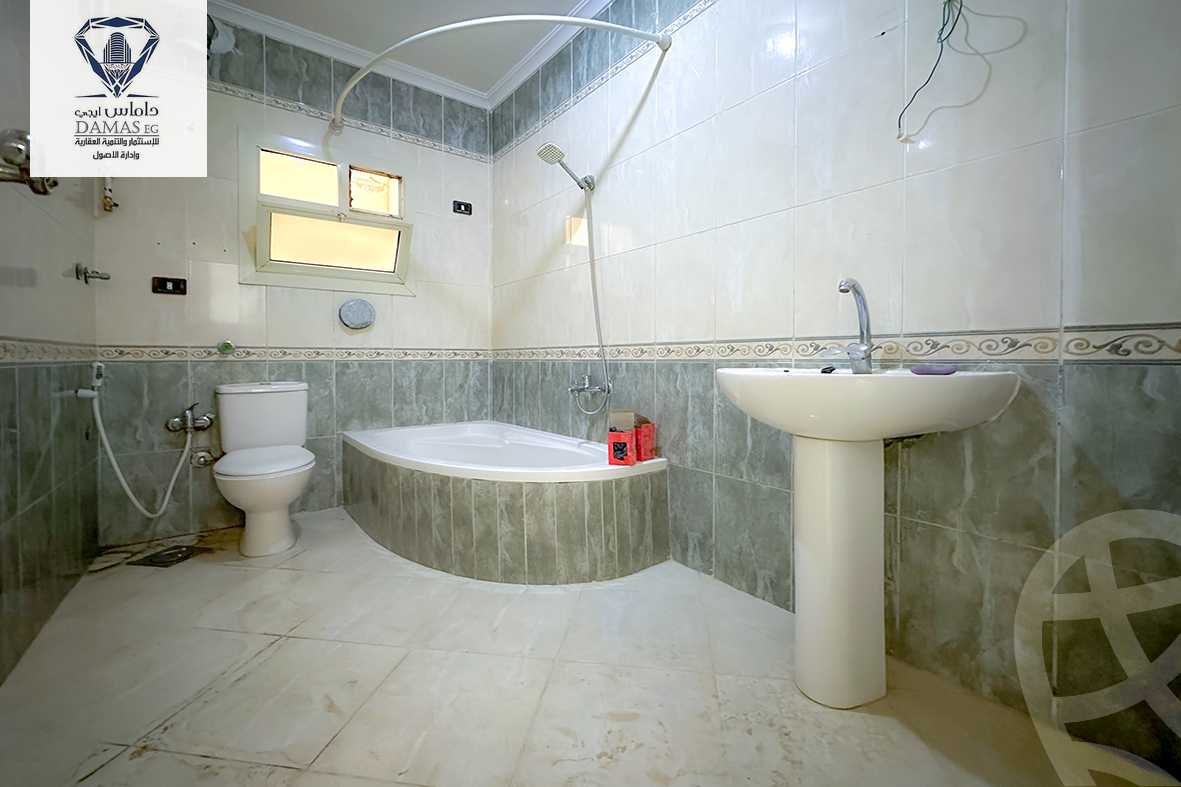https://aqarmap.com.eg/en/listing/4274837-for-sale-alexandria-kafr-abdo-sant-square-st